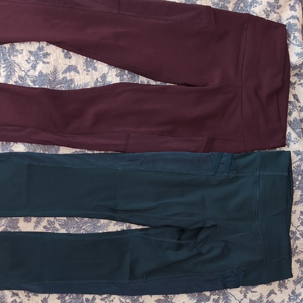 Fabletics - Burgundy and Dark Green Leggings